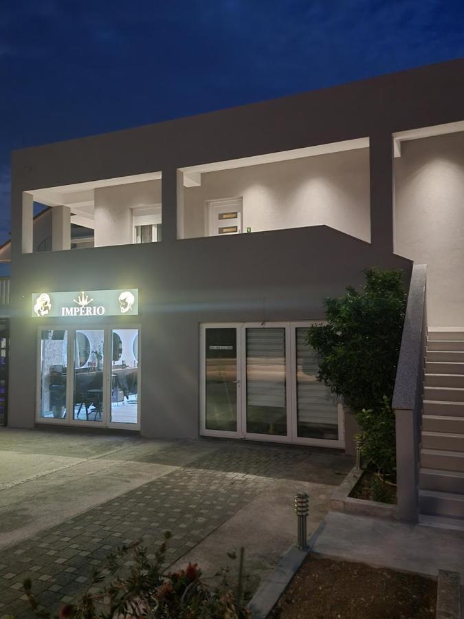 Luxury Apartman Imperio 希贝尼克 外观 照片