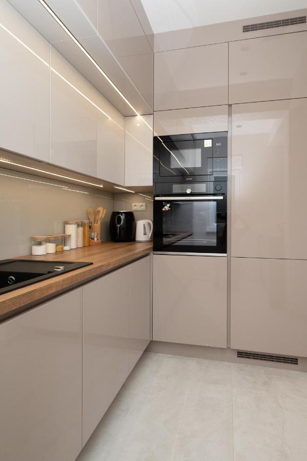 Luxury Apartman Imperio 希贝尼克 外观 照片