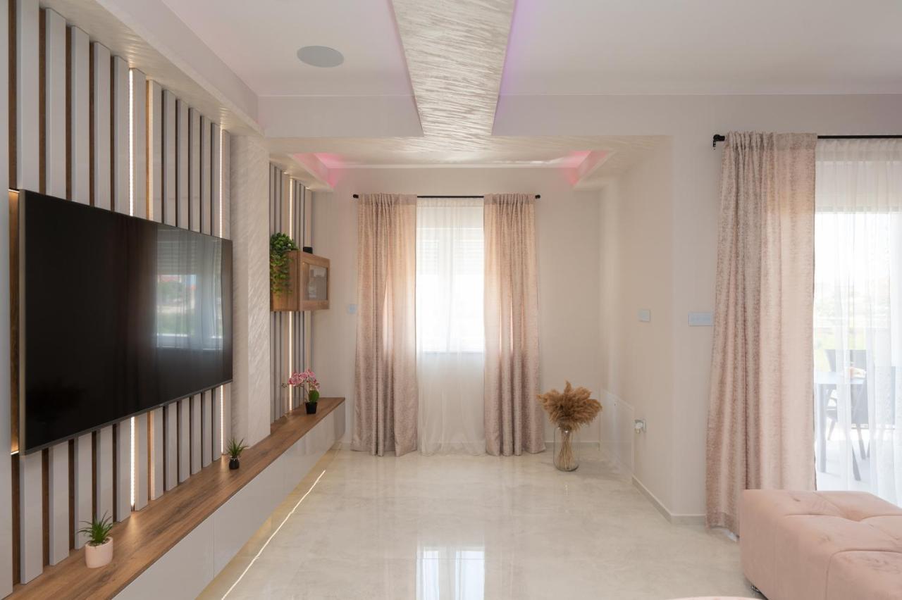 Luxury Apartman Imperio 希贝尼克 外观 照片